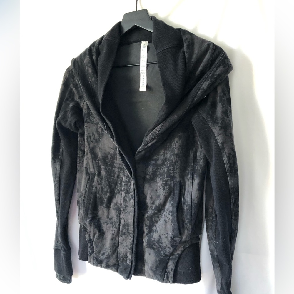 Lululemon to class jacket